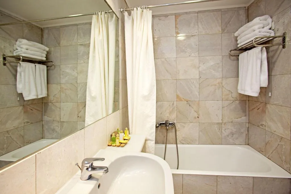 SINGLE STANDARD Room, Congo Palace, Athens