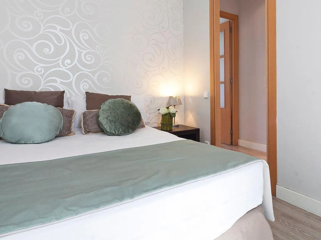 SUITE CAPACITY 5 TWO BEDROOMS Room, Grandom Suites, Barcelona