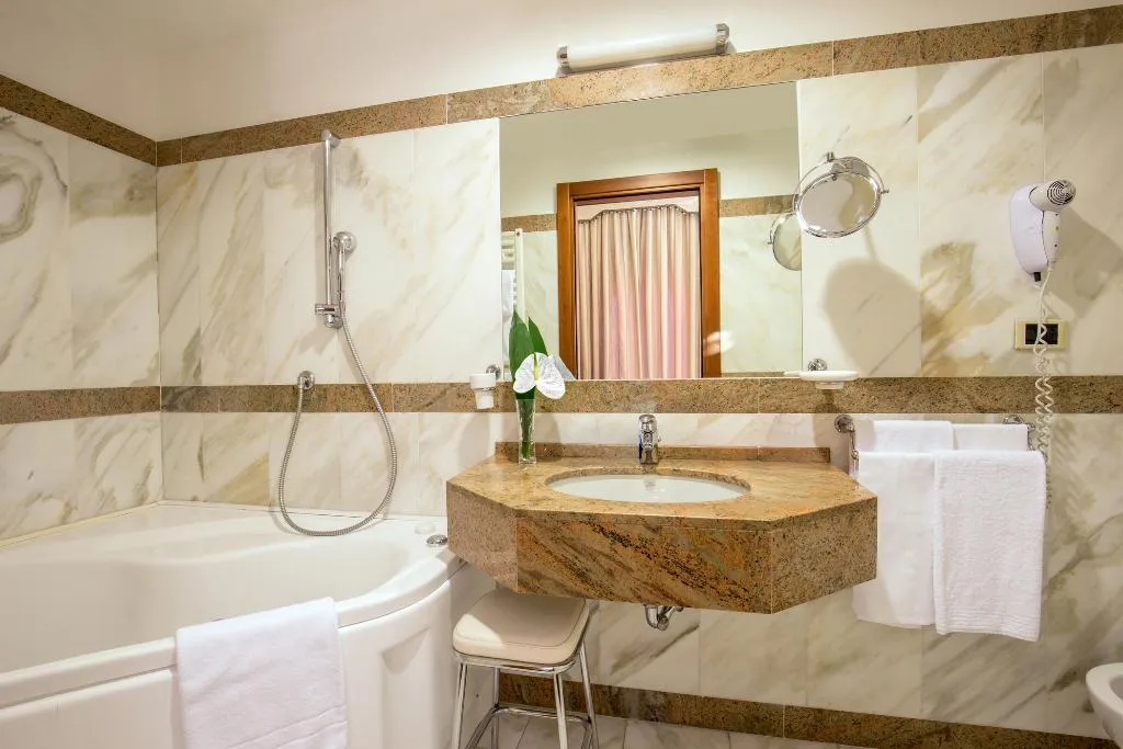 SUITE CLASSIC Room, UNA HOTELS Empire Roma, Rome