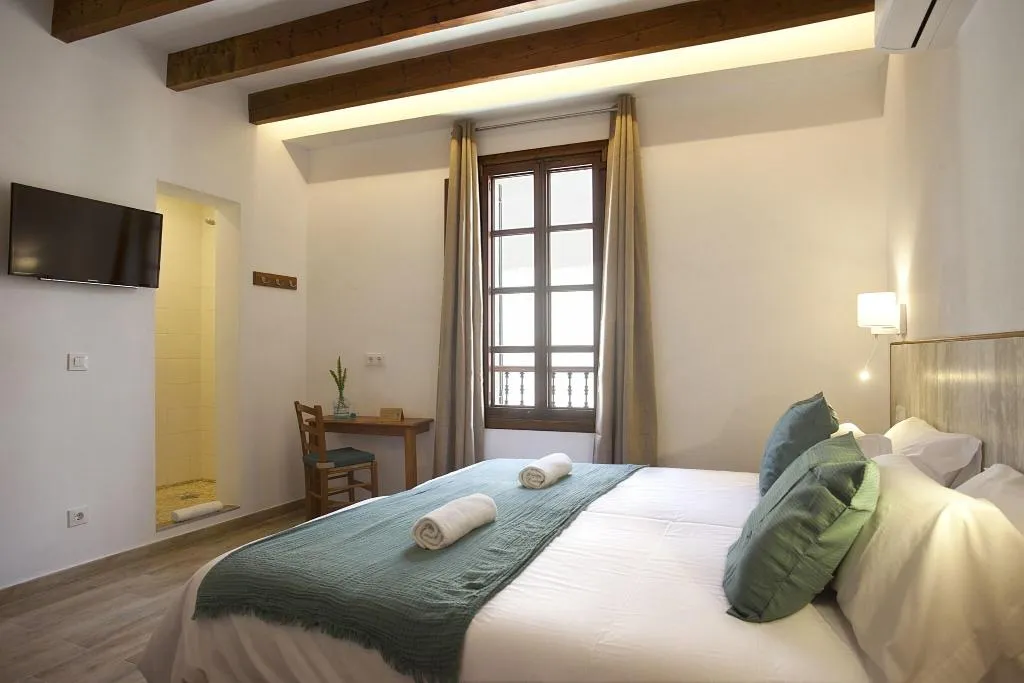 Room, Casal de Petra - Rooms & Pool, Majorca