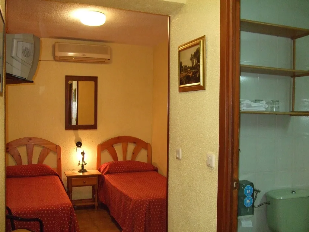 Double or Twin STANDARD Room, Hostal Jacinto, Madrid