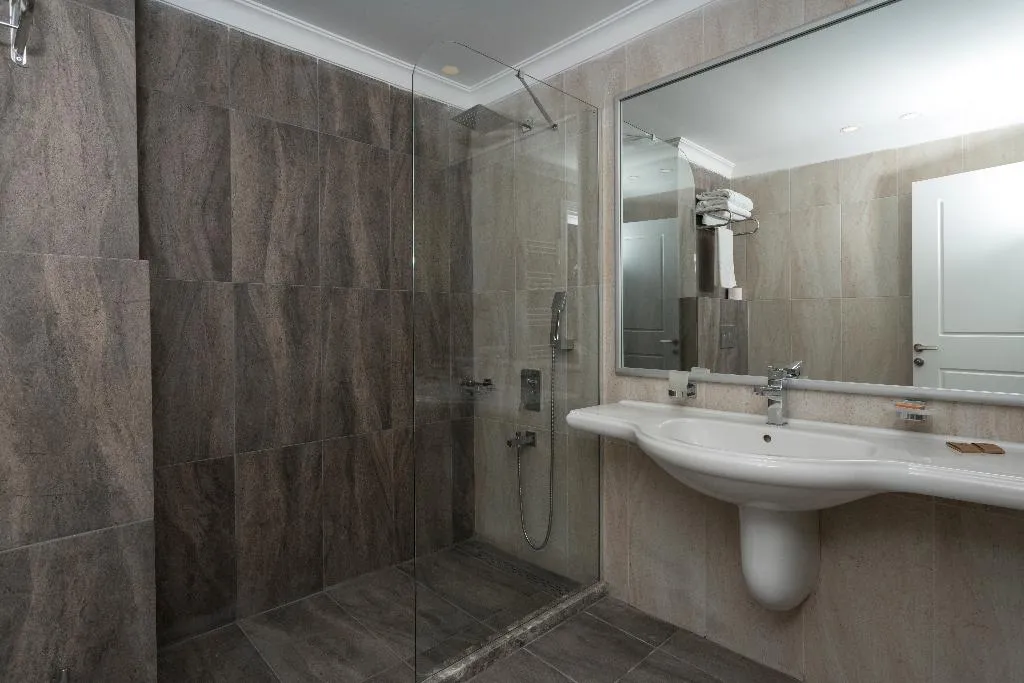 TWIN SUPERIOR Room, Bay Nihat Lale Otel, Izmir