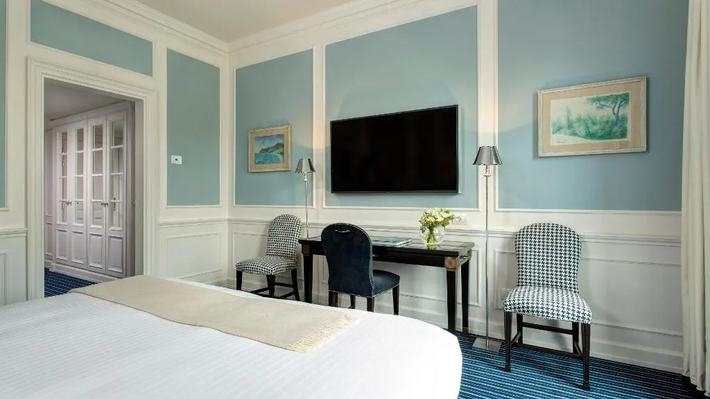 DOUBLE DELUXE RIVER VIEW Room, Hotel Lungarno, Florence