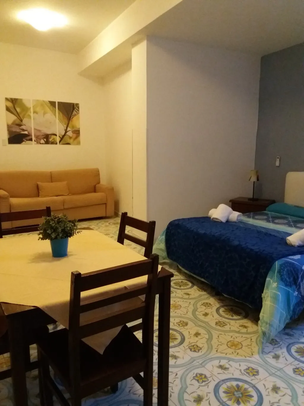 TRIPLE STANDARD Room, Sorrento Town Suites, Naples