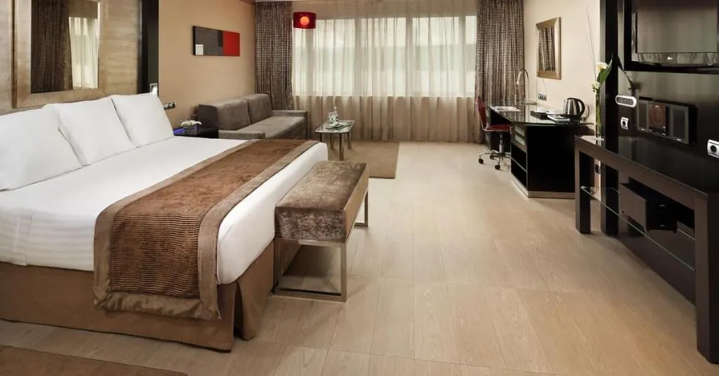 DOUBLE PREMIUM Room, Melia Madrid Princesa, Madrid