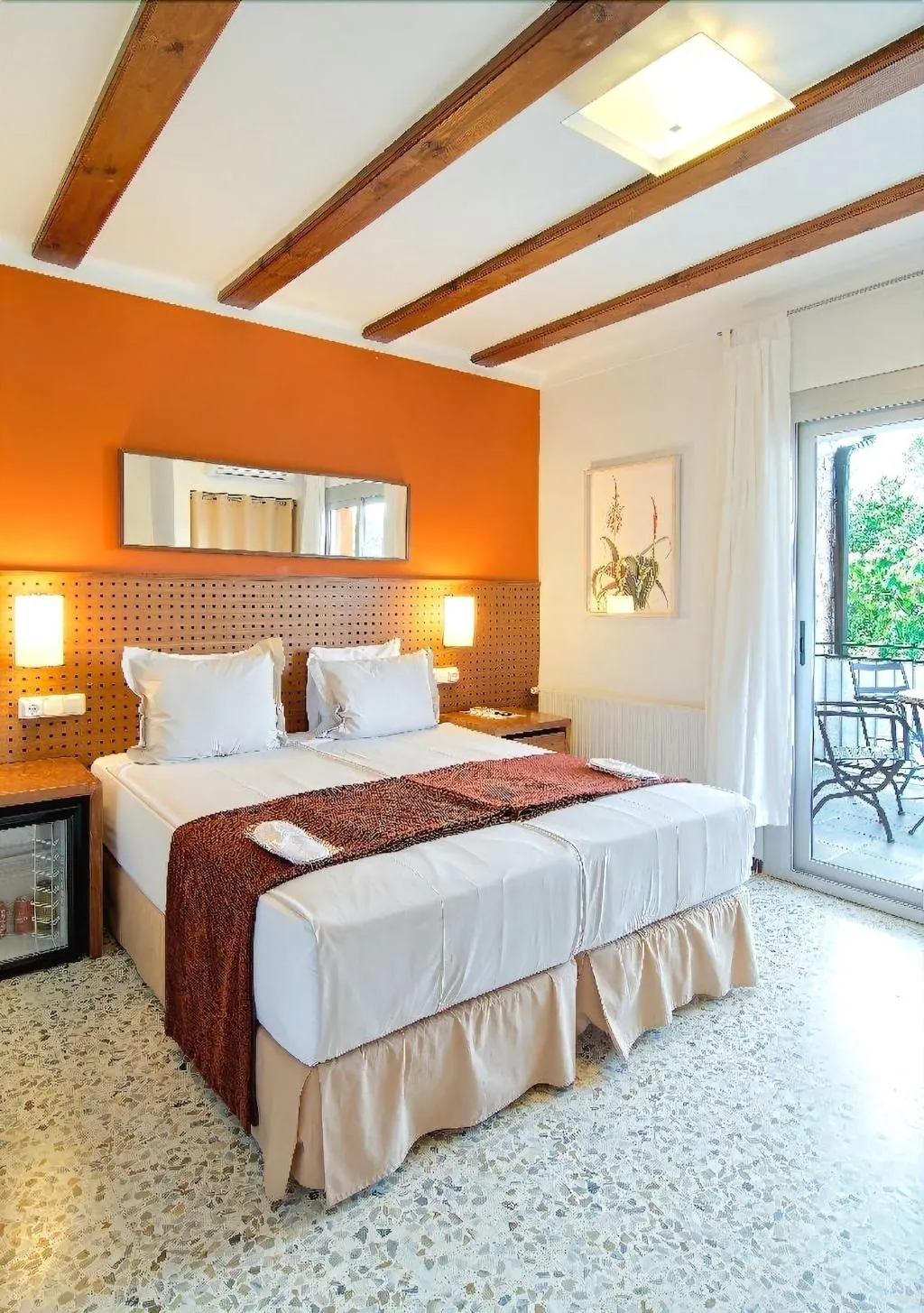 Room, Aatu, Costa Brava