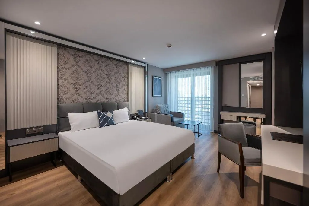 DOUBLE SUPERIOR QUEEN BED Room, Four Points Express By Sheraton Antalya Lara, Antalya
