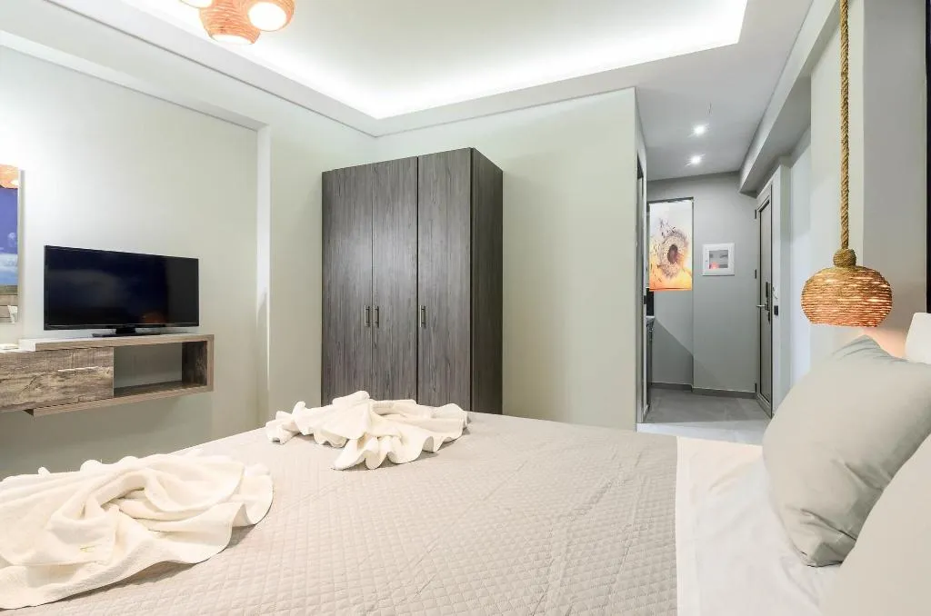 Room, Artemis Room, Zante