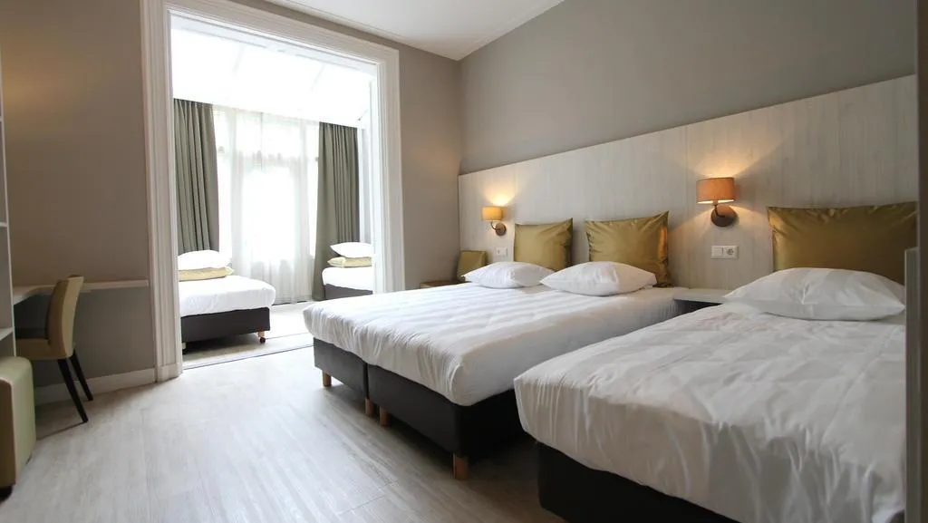 FAMILY ROOM CAPACITY 5 Room, Apple Inn Hotel, Amsterdam