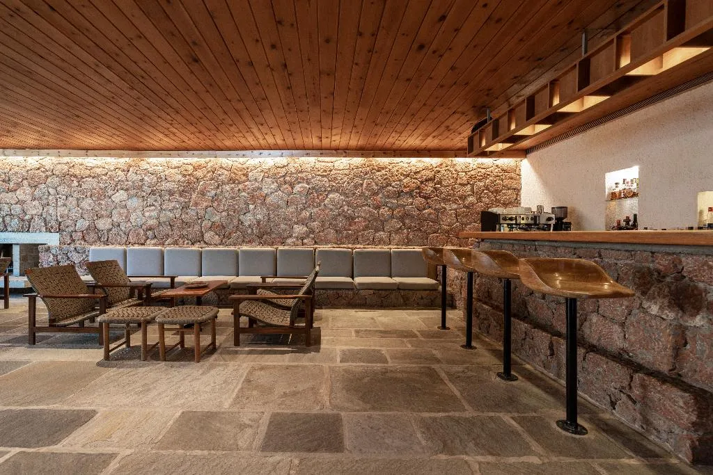 Bar, Amalia Delphi, Athens