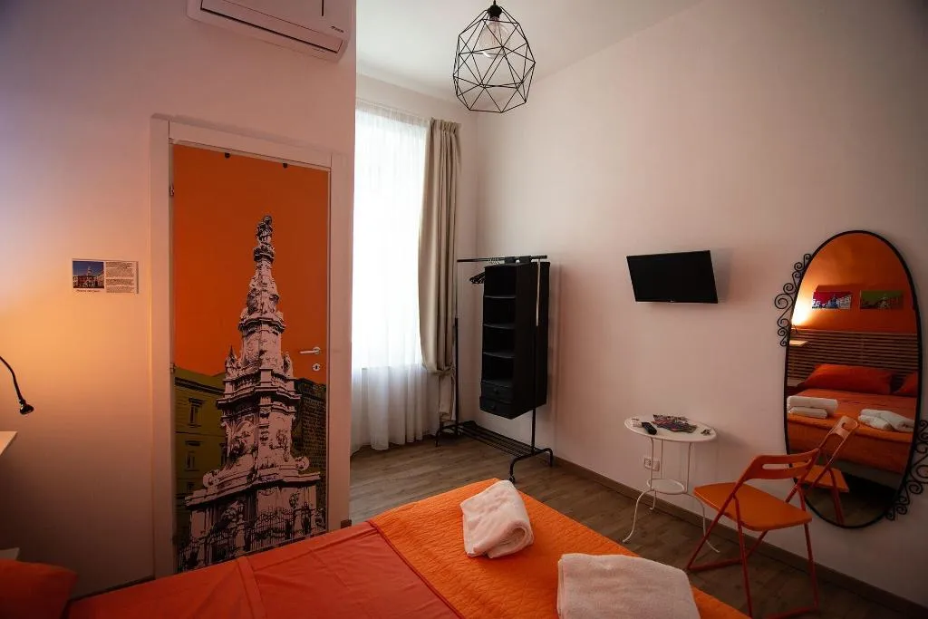 Room, B&B Tarumbò, Naples