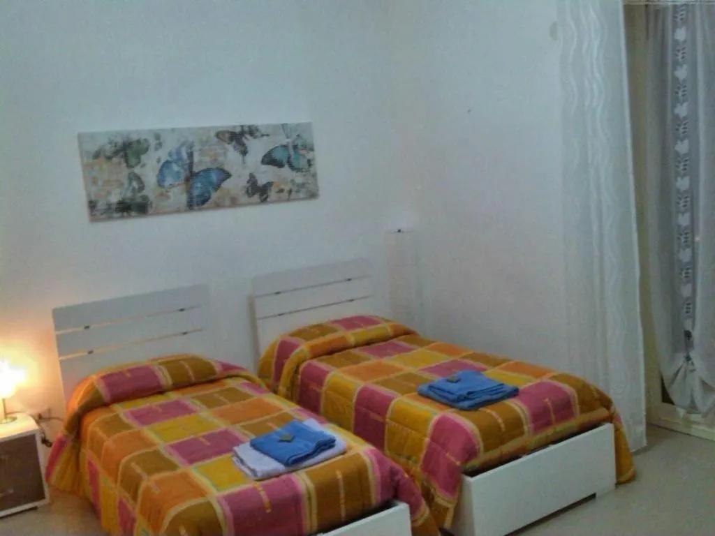 Room, Bed And Breakfast Ocurniciell, Naples