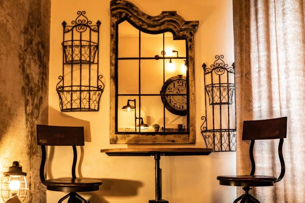 Lobby, Romantic Dreams, Naples