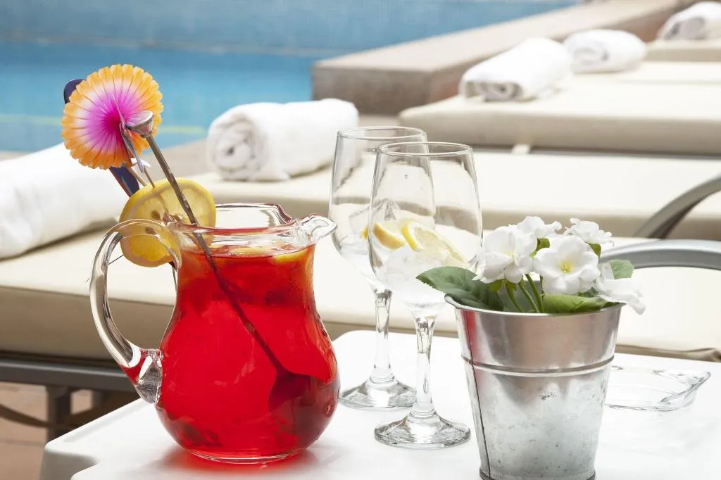 Sports and Entertainment, HR Gil - Adults Only, Majorca