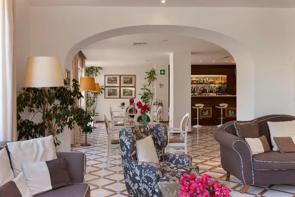 Lobby, Hotel Alpha, Naples