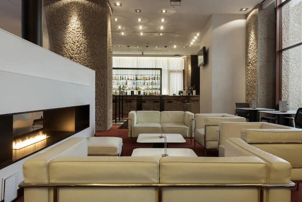 Lobby, Hilton Madrid Airport, Madrid