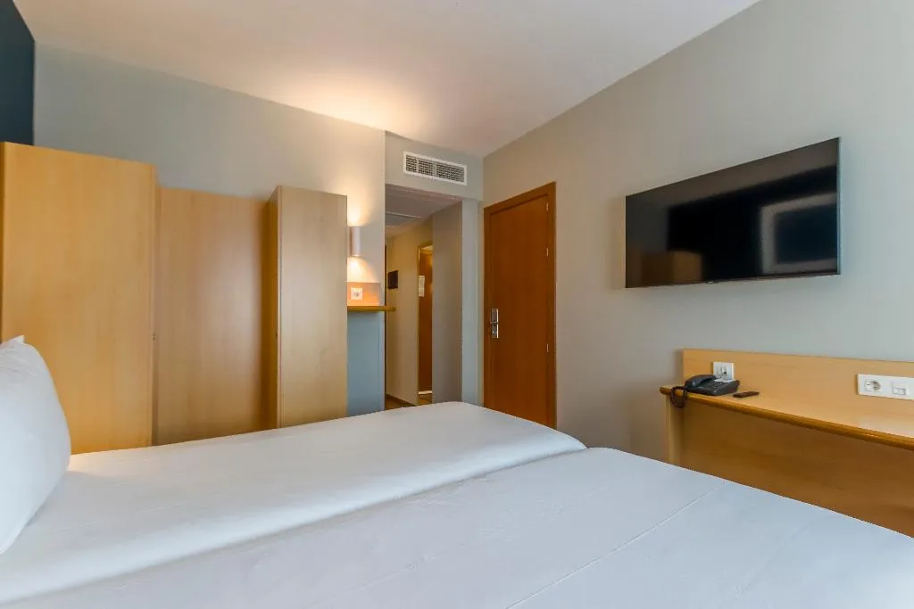 TWIN STANDARD Room, Travelodge Madrid Alcala de Henares, Madrid