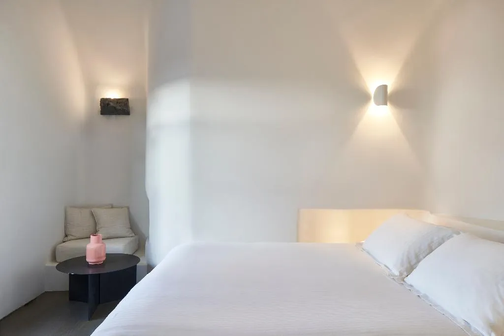 SUITE WITH PRIVATE POOL Room, Old Castle Oia by Mr and Mrs White, Santorini