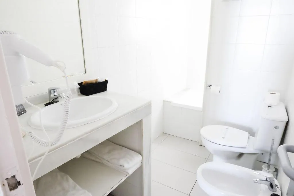 Room, Subur, Costa Brava