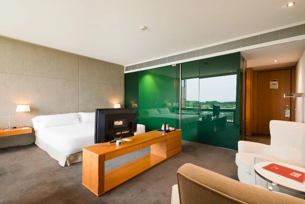 DOUBLE DELUXE WITH BALCONY Room, La Mola & Conference Center, Barcelona