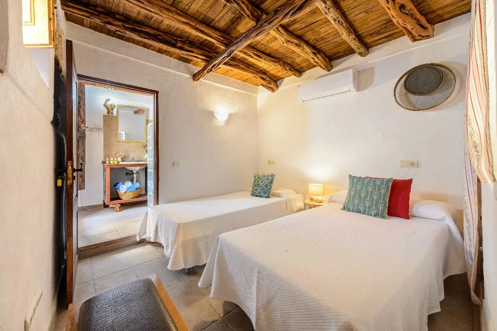 Double or Twin CAPACITY 2 Room, Agroturismo Can Prats, Ibiza