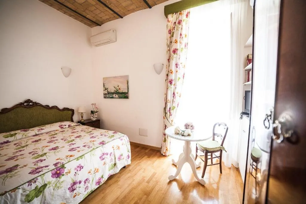 Room, Villa Paganini B&B, Rome