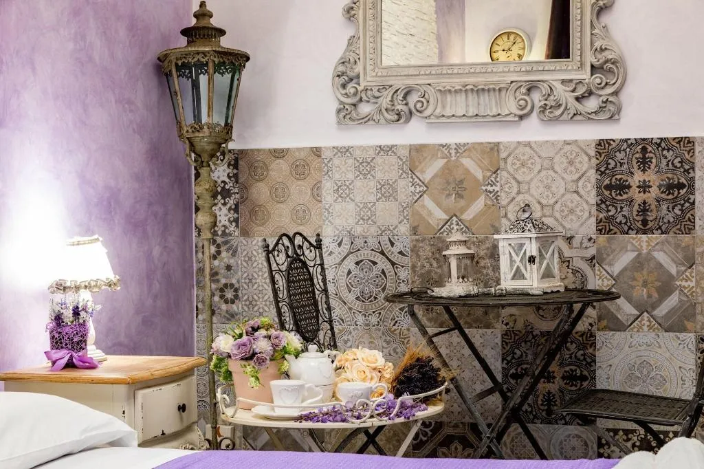 Room, Romantic Dreams, Naples