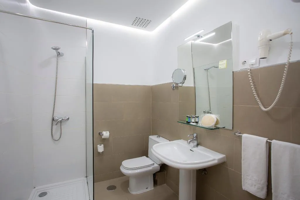 QUADRUPLE STANDARD Room, Casual del Teatro Madrid, Madrid