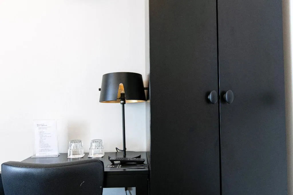 DOUBLE STANDARD Room, Quentin England Hotel, Amsterdam