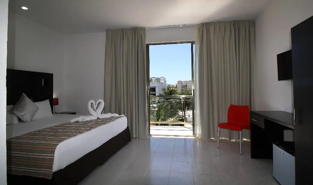 DOUBLE SUPERIOR WITH BALCONY Room, Select Inn Quinta Playa del Carmen, Playa Del Carmen