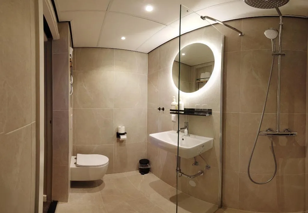 QUADRUPLE STANDARD Room, Hotel Spaander BW Signature Collection, Amsterdam