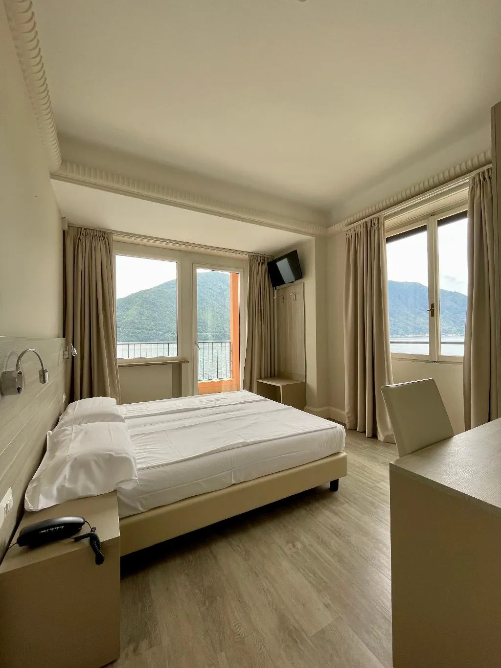 DOUBLE LAKE VIEW Room, Hotel Bazzoni et Du Lac, Milan