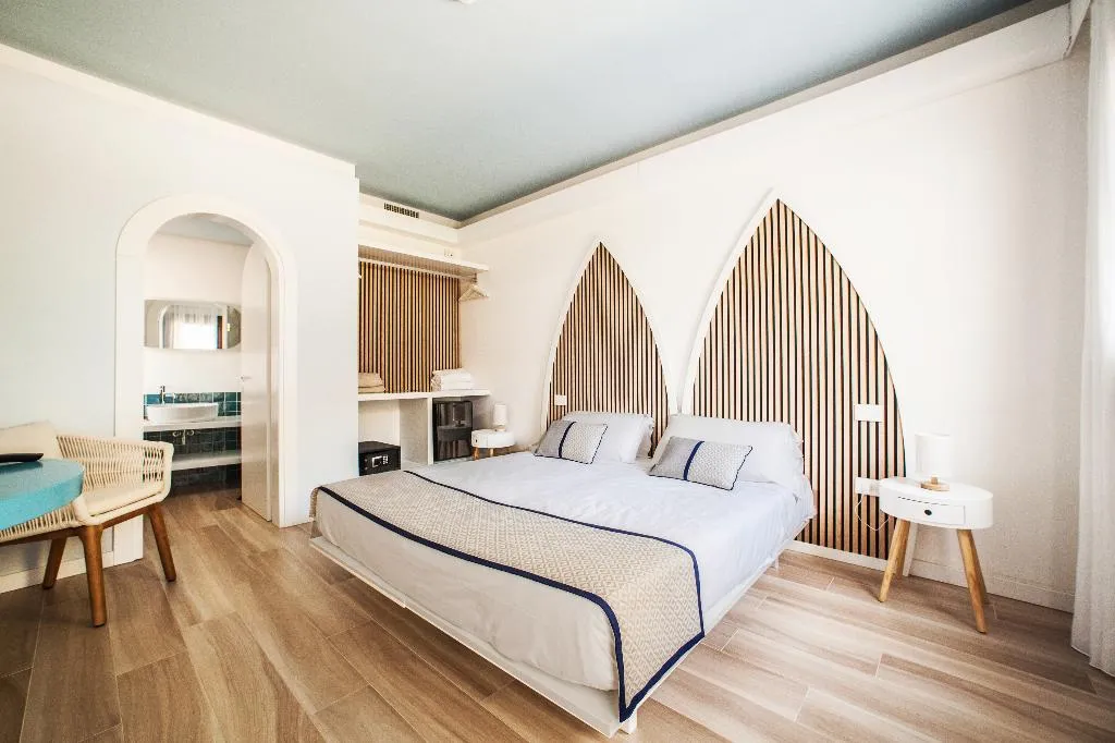 DOUBLE DELUXE SEA VIEW Room, New Barcavela Hotel, Cagliari