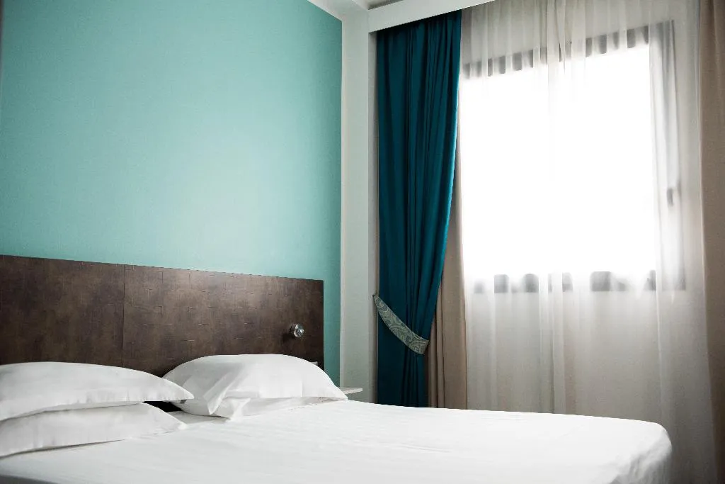 DOUBLE CLASSIC Room, Phi Hotel Milano, Milan
