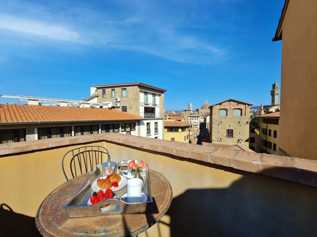 Terrace, L'Orologio, Florence