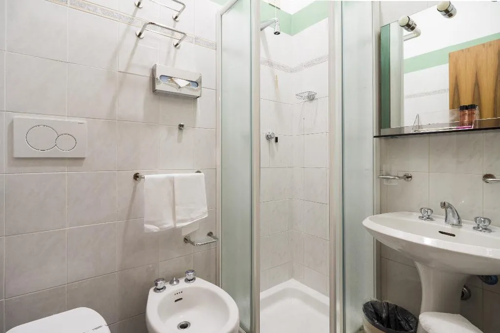 TWIN STANDARD Room, Carrobbio, Milan