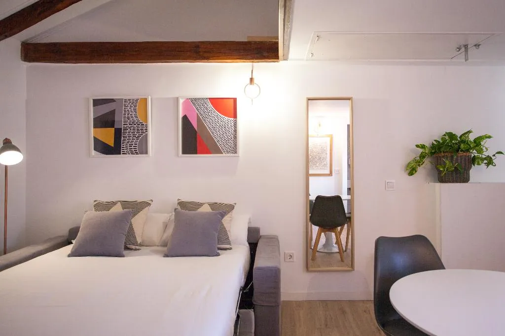 STUDIO STANDARD Room, Gran Central Suites, Madrid