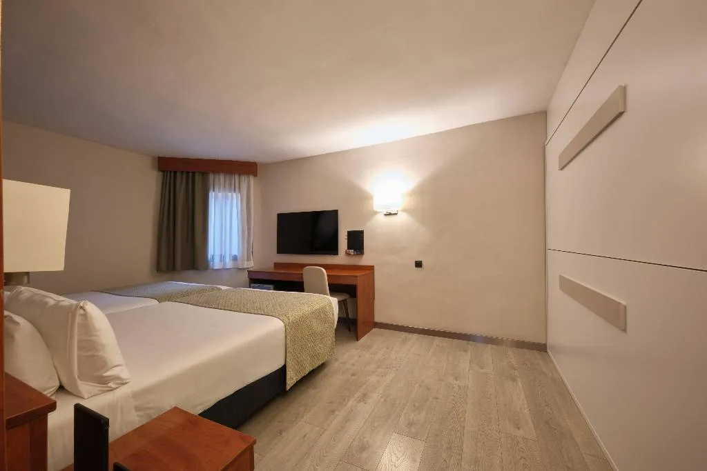 FAMILY ROOM STANDARD Room, Catalonia Park Putxet, Barcelona