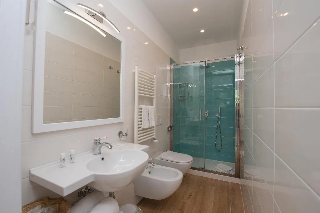 APARTMENT THREE BEDROOMS Room, Casa Vacanza San Pietro, Naples