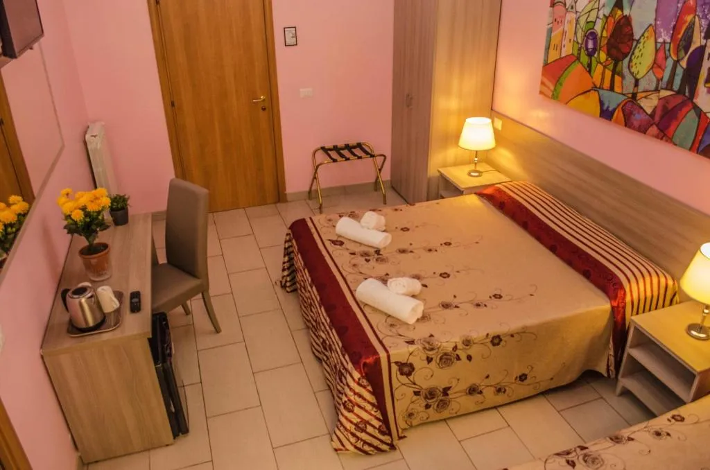 Room, Guest House Castle, Naples