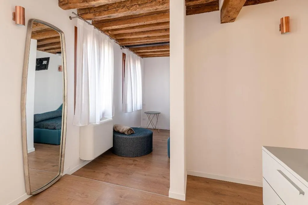 Room, La Finestra sulle Beccarie, Venice