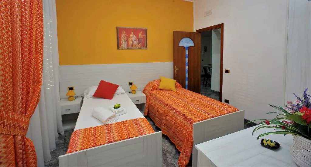 Room, B&B Cornelia, Naples