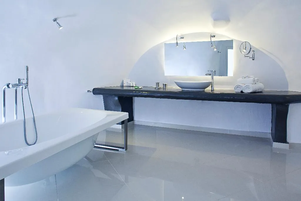 SUITE SEA VIEW HONEYMOON Room, Katikies Chromata Santorini - The Leading Hotels, Santorini