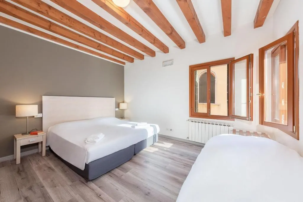 Room, B&B Casanova ai Tolentini, Venice