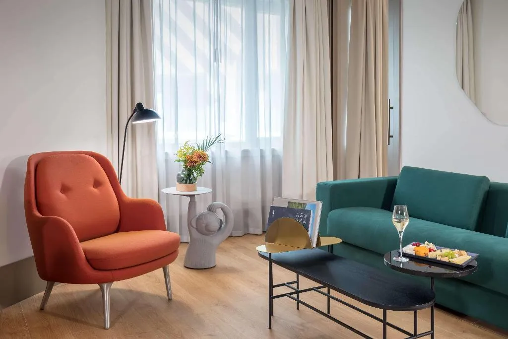 SUITE STANDARD Room, Barceló Torre de Madrid, Madrid