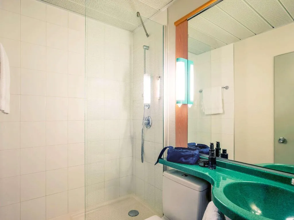 TWIN STANDARD Room, Ibis Milano Centro, Milan