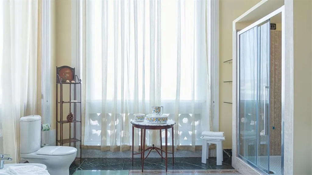 SUITE CAPACITY 4 Room, Villa Signorini Hotel, Naples