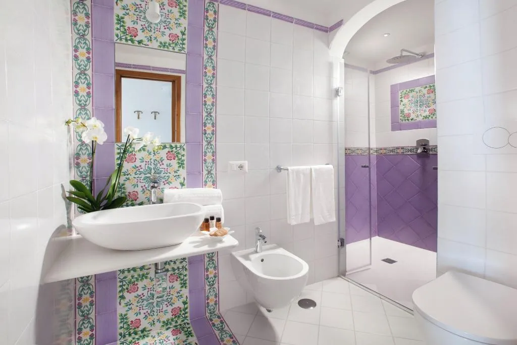Room, Smeraldo, Naples