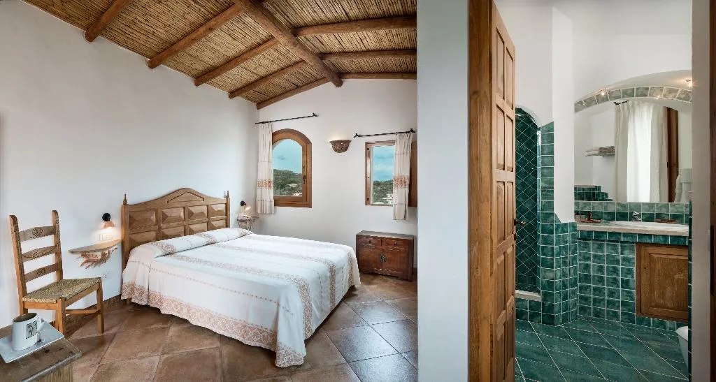 DOUBLE SUPERIOR WITH BALCONY Room, Hotel Arathena, Olbia