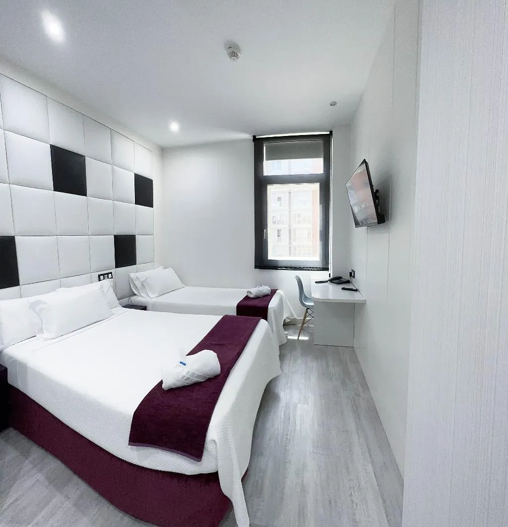 DOUBLE STANDARD Room, Avenida de España, Madrid